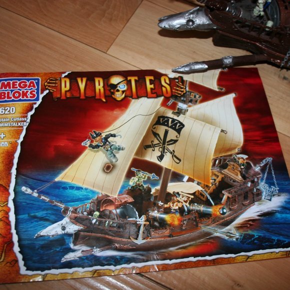 Mega Bloks Pyrates Captain Cutlass StormStalker Ship - Picture 2 of 11